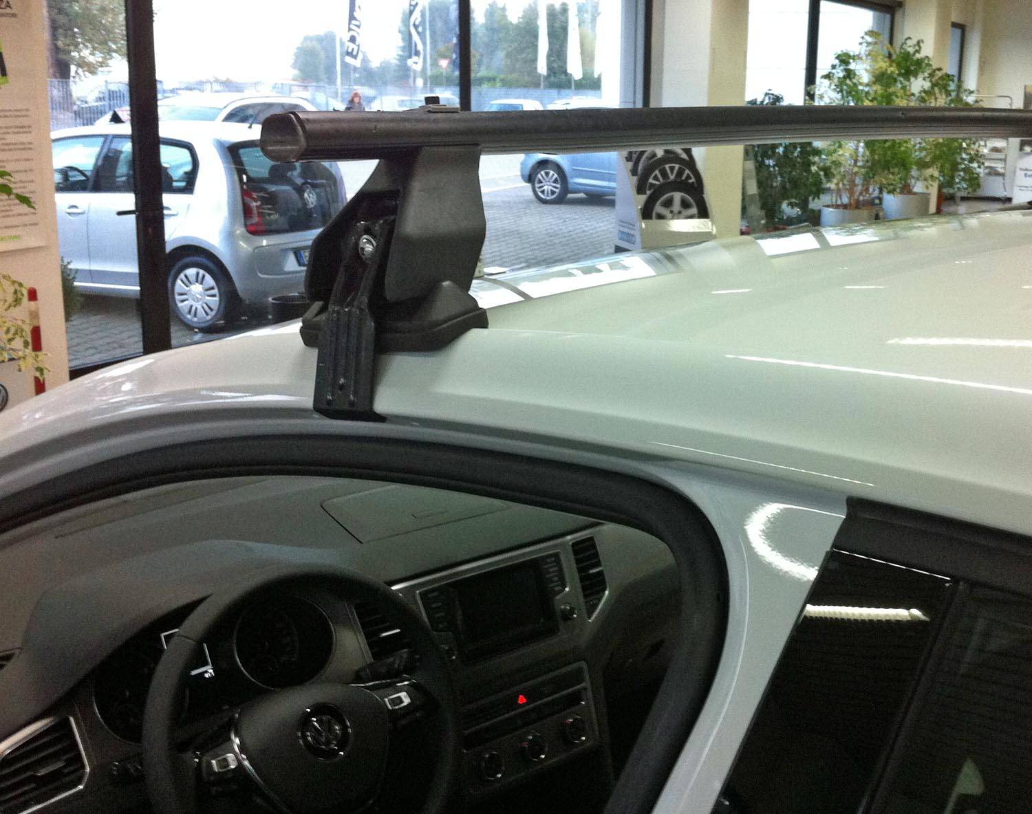 Dachträger Menabo Tema kompatibel mit für VW Golf Sportsvan (Kombi 5 Türer) ab 2014