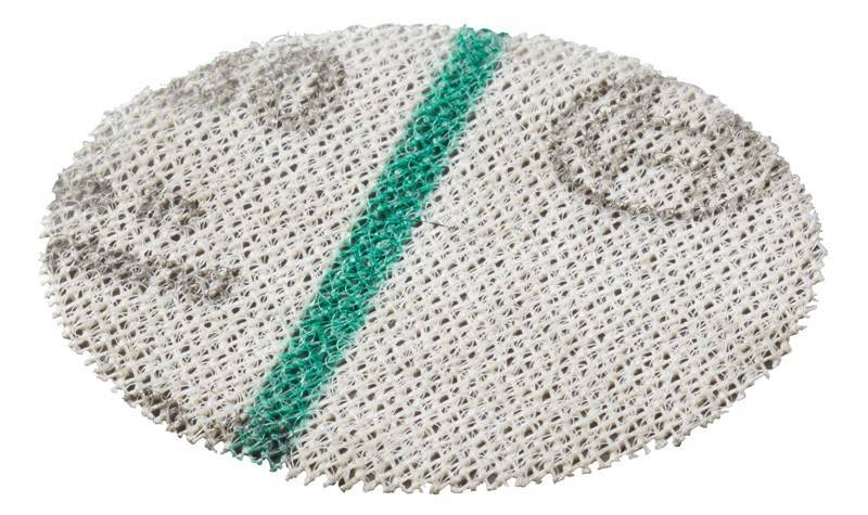 Eine runde, weiße Materialbeschaffenheit mit einem grünen vertikalen Streifen in der Mitte, möglicherweise ein Scheuerschwamm oder eine Schleifscheibe.
