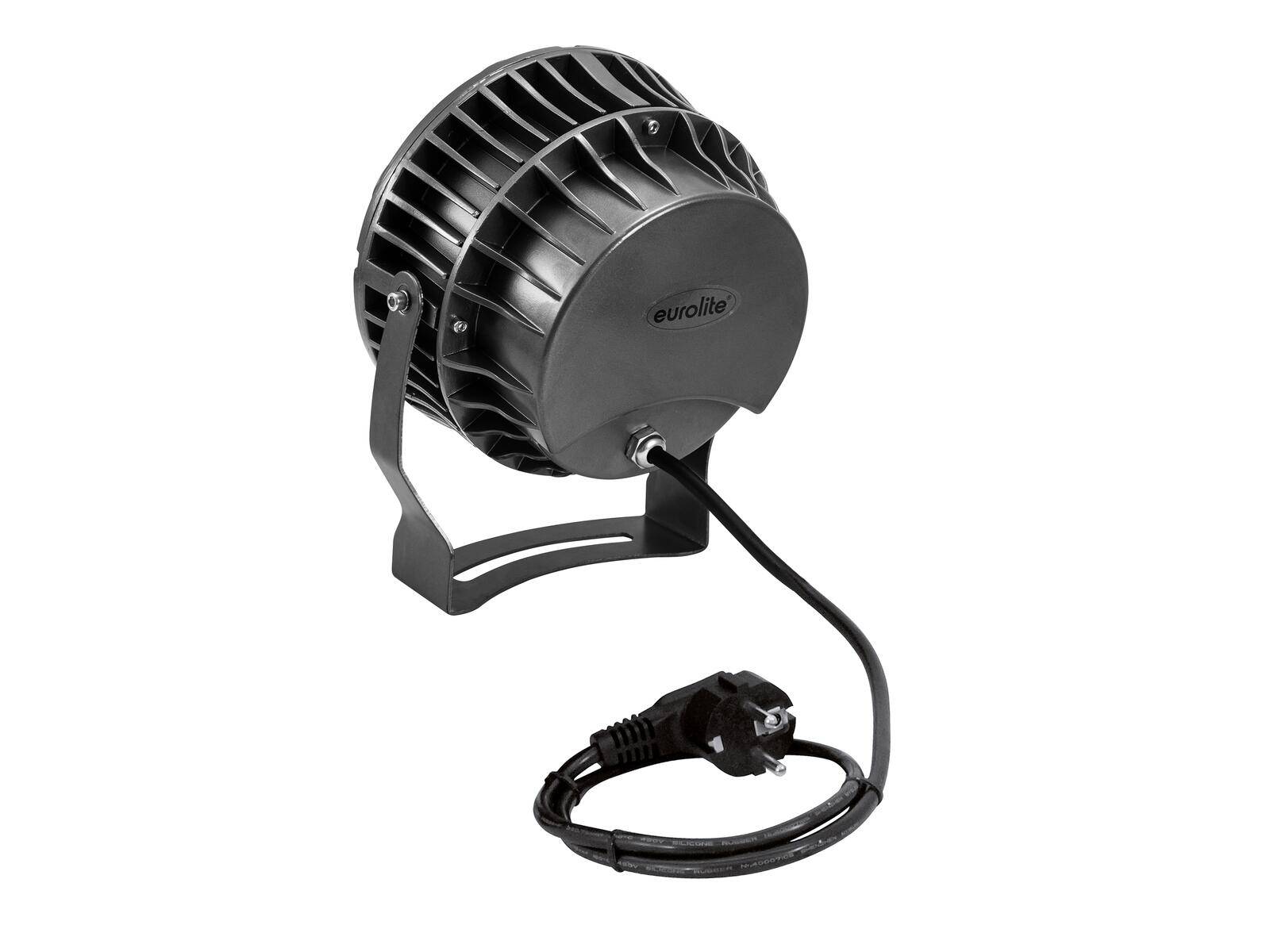 Ein schwarzer Eurolite Bühnenscheinwerfer mit einem robusten Haltewinkel, ausgestattet mit einem Netzkabel und Stecker, entwickelt für professionelle Beleuchtungsanlagen.