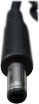 Ein Nahaufnahmebild von einer schwarzen Federspitze, die die Schreibspitze und einen Teil des Federhalses zeigt.