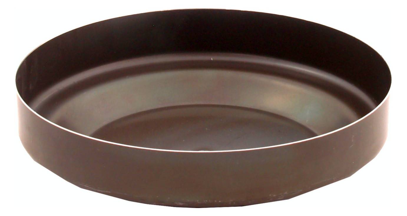 Rundes braunes Metalltablett oder flache Pfanne mit erhöhtem Rand, gezeigt auf weißem Hintergrund.