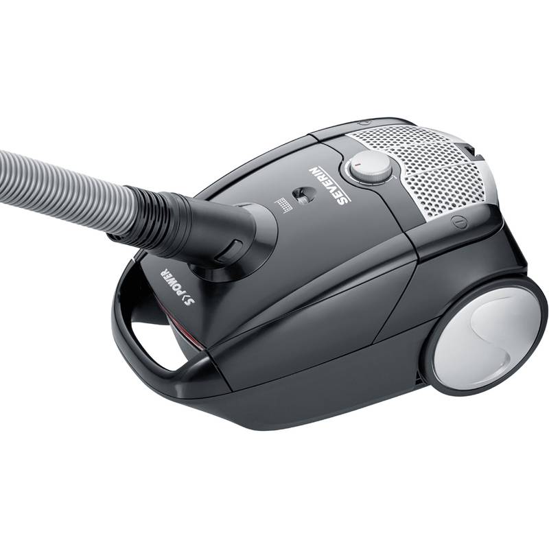 Ein tragbarer schwarzer Staubsauger mit einem Schlauch, ausgestattet mit einem kompakten Design und großen Rädern, mit der Markenbezeichnung 