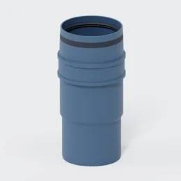 Blau zylindrisches Rohrfitting mit einer breiteren oberen Öffnung und gerillter Mitte, dargestellt vor einem schlichten hellen Hintergrund.
