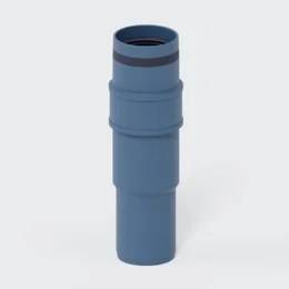 Blaue zylindrische Rohrfitting mit gewindeter Öffnung, dargestellt auf einem schlichten hellen Hintergrund.