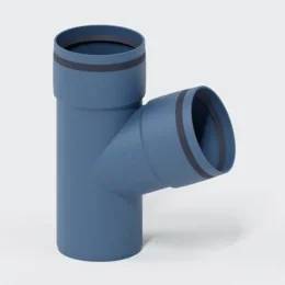 Blaues PVC-Rohrfitting mit 90-Grad-Seitenzweig, gezeigt auf einfachem weißem Hintergrund.