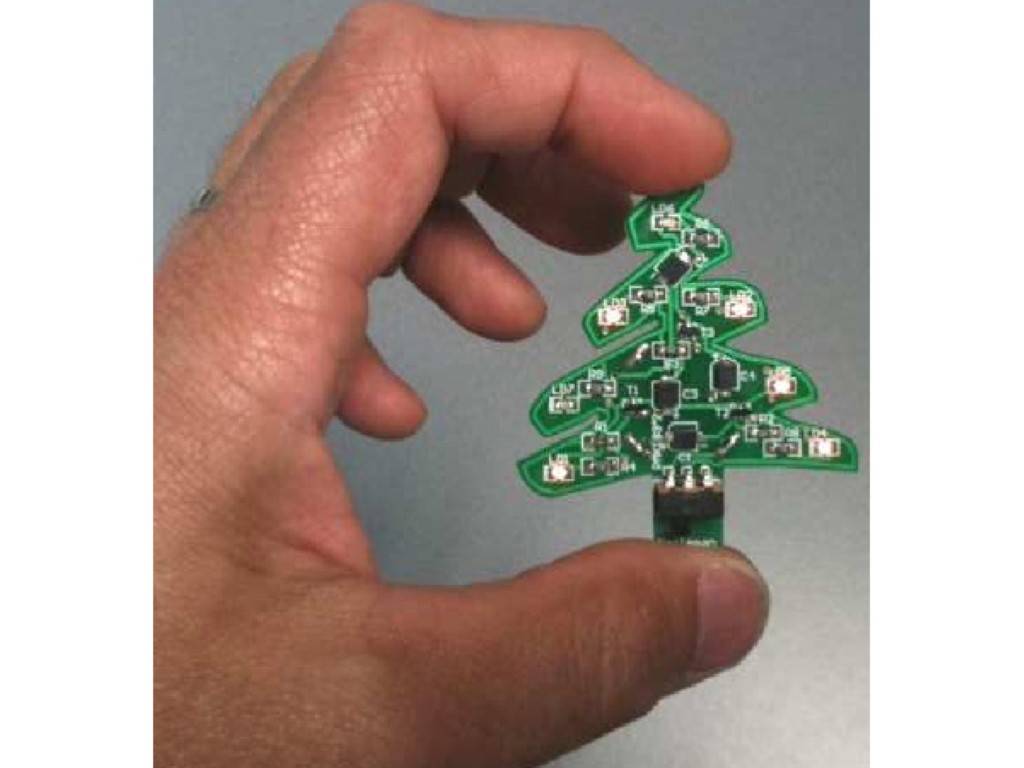 SMD-WEIHNACHTSBAUM MIT USB-ANSCHLUSS