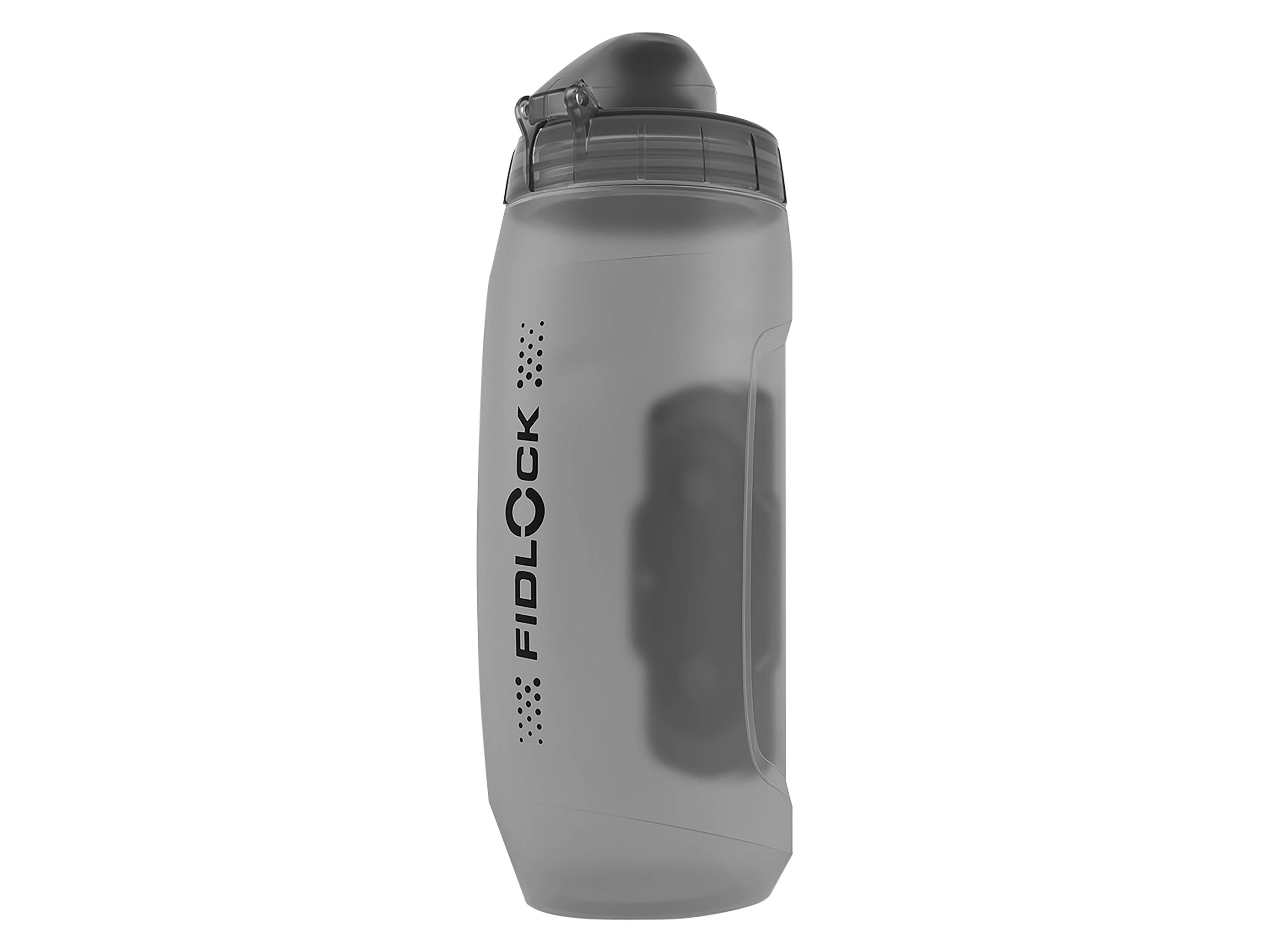 Graue Fidlock-Wasserflasche mit geschlossenem Deckel, mit halbdurchsichtigem Gehäuse und Logo auf der Seite.