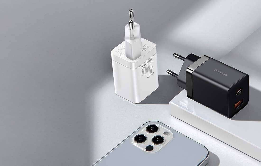 Baseus Super Si Pro Schnellladegerät USB + USB-C 30W (weiß)