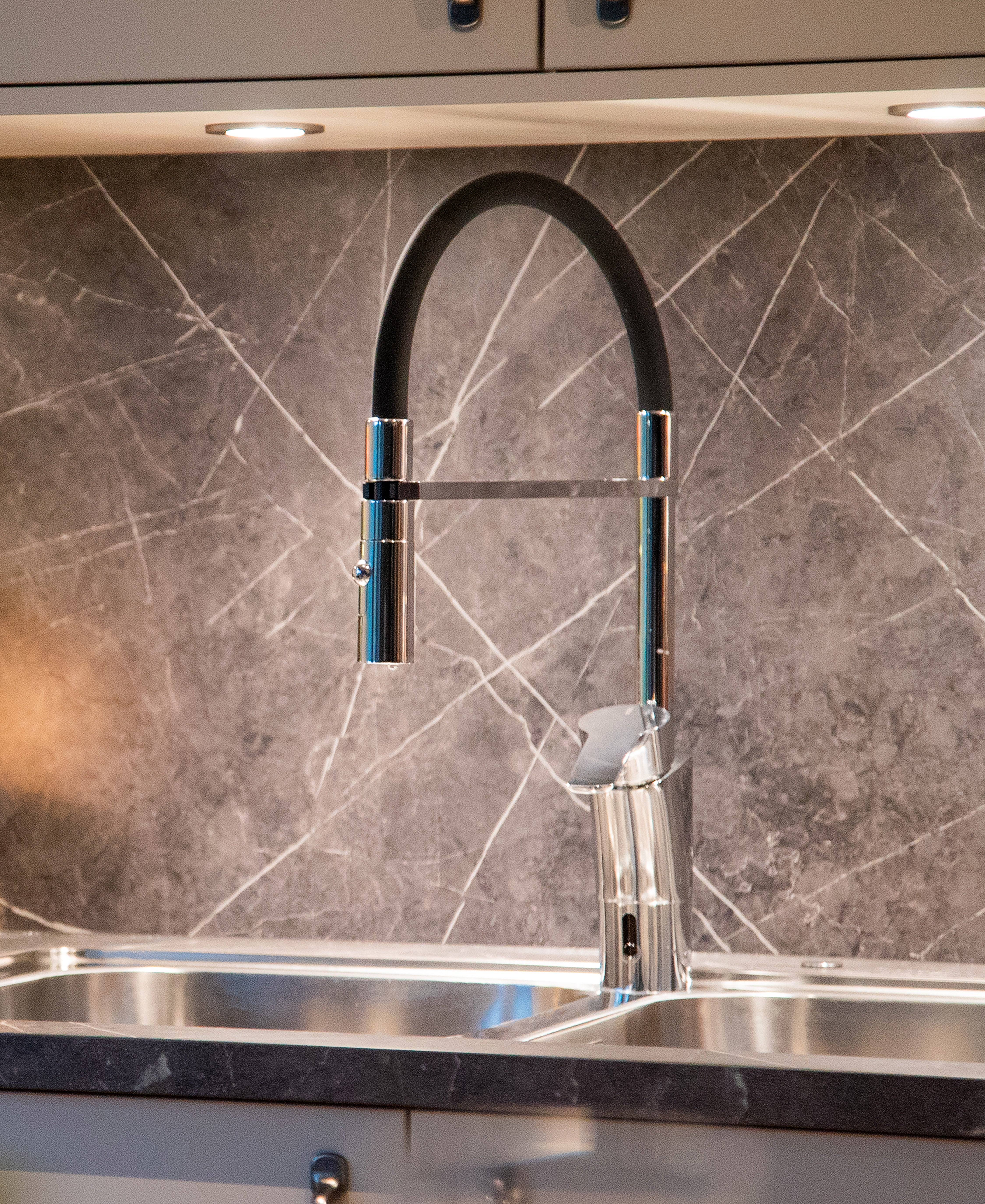 Mora CERA duo miniprofi Hybridarmatur m. Hygienespülung mit Geräteanschlussventil Batteriebetrieb Chrom