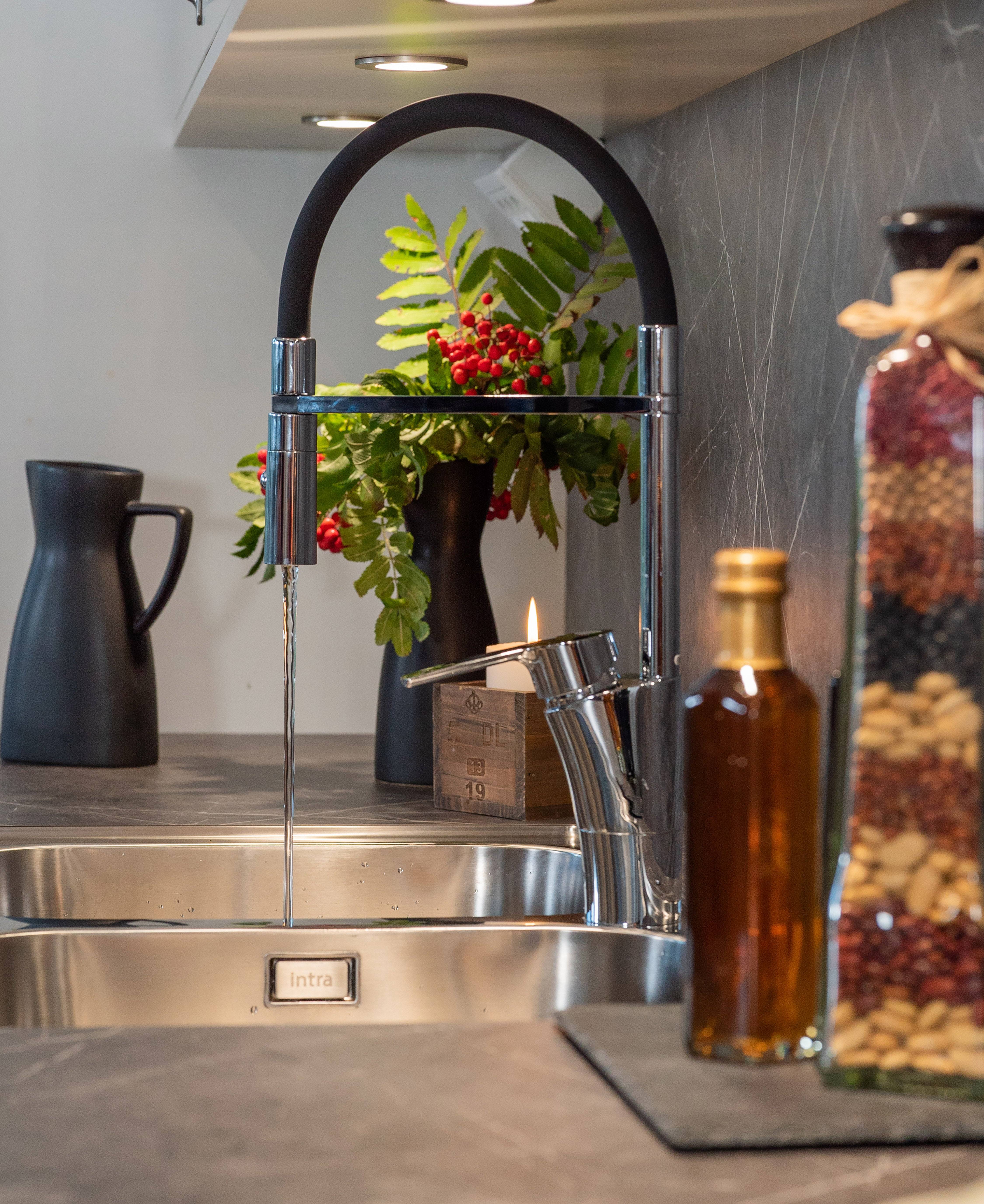 Mora CERA duo miniprofi Hybridarmatur m. Hygienespülung mit Geräteanschlussventil Batteriebetrieb Chrom