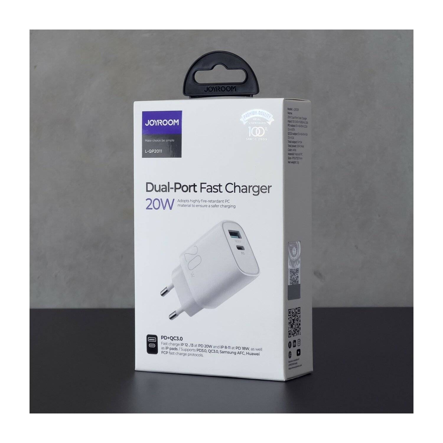 Joyroom Schnellladegerät USB-A Quick Charge 3.0 / USB-C Power Delivery 20W Wandladgerät weiß