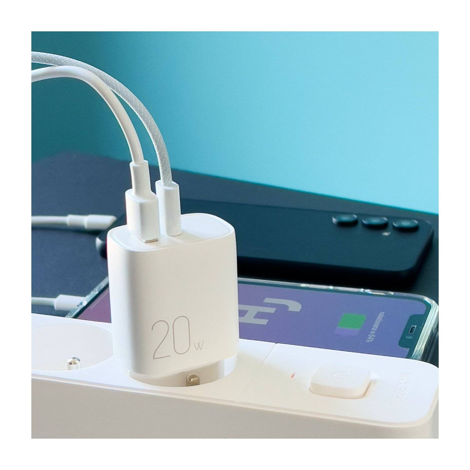 Joyroom Schnellladegerät USB-A Quick Charge 3.0 / USB-C Power Delivery 20W Wandladgerät weiß