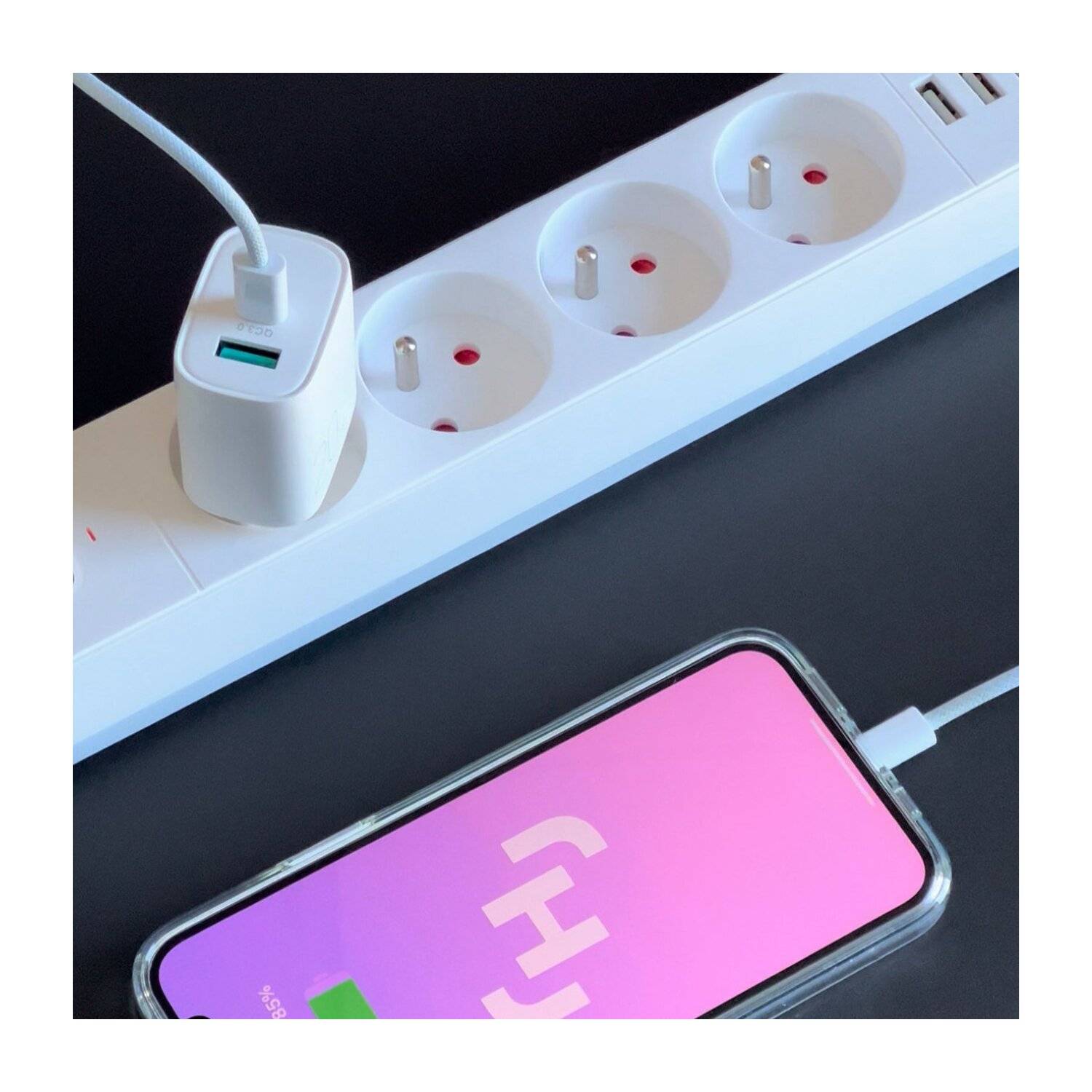 Joyroom Schnellladegerät USB-A Quick Charge 3.0 / USB-C Power Delivery 20W Wandladgerät weiß