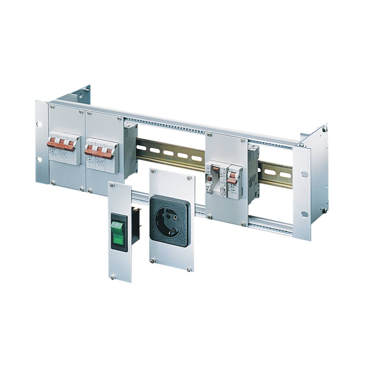 Ein elektrischer Verteilerschrank mit Sicherungsautomaten, einer Steckdose und einem Schalter, montiert auf einem Metallrahmen, der die Anordnung der Komponenten veranschaulicht.