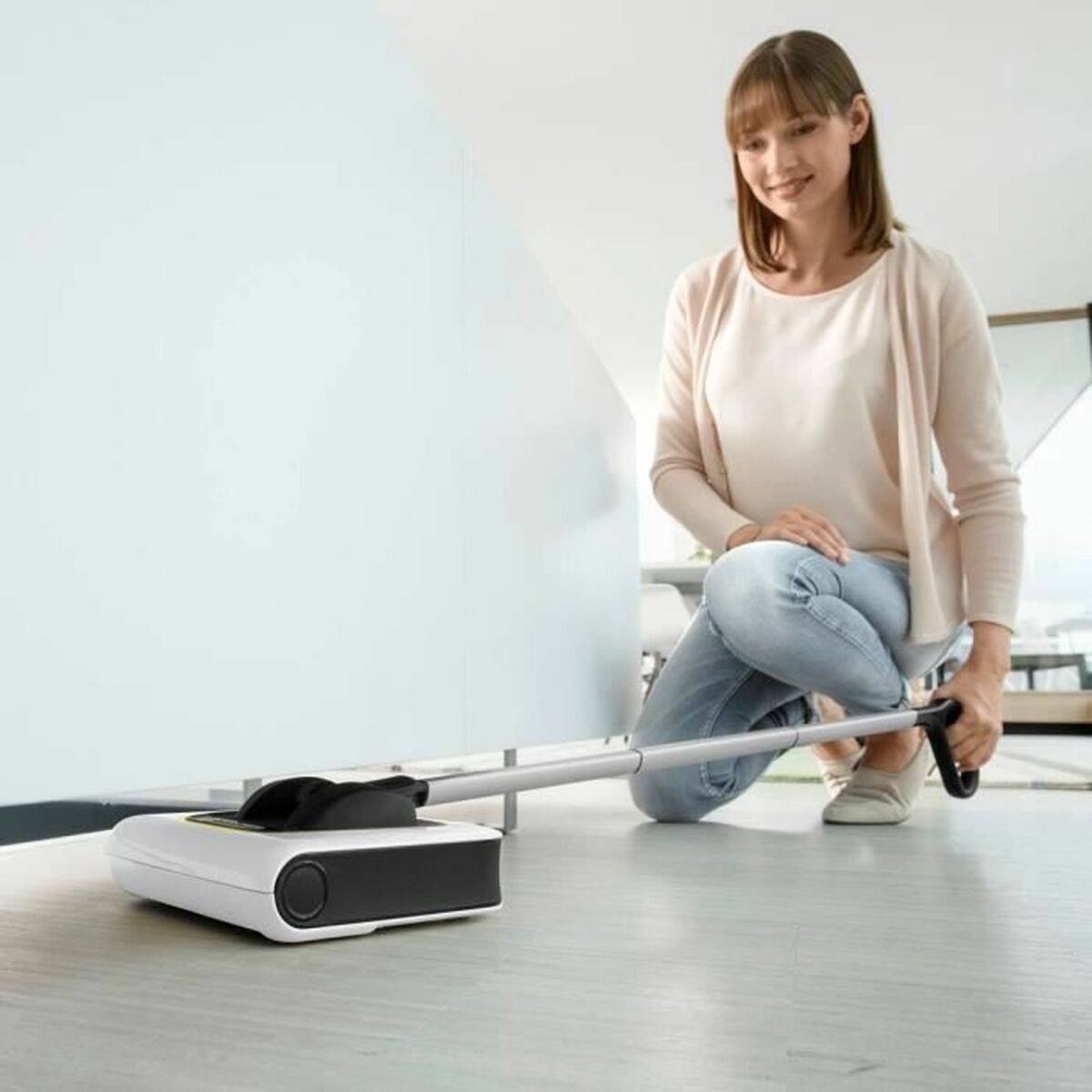 Kärcher KB 5 - Elektrischer Besen - Beutellos - Schwarz - Weiß - 0,37 l - Trocken - Akku