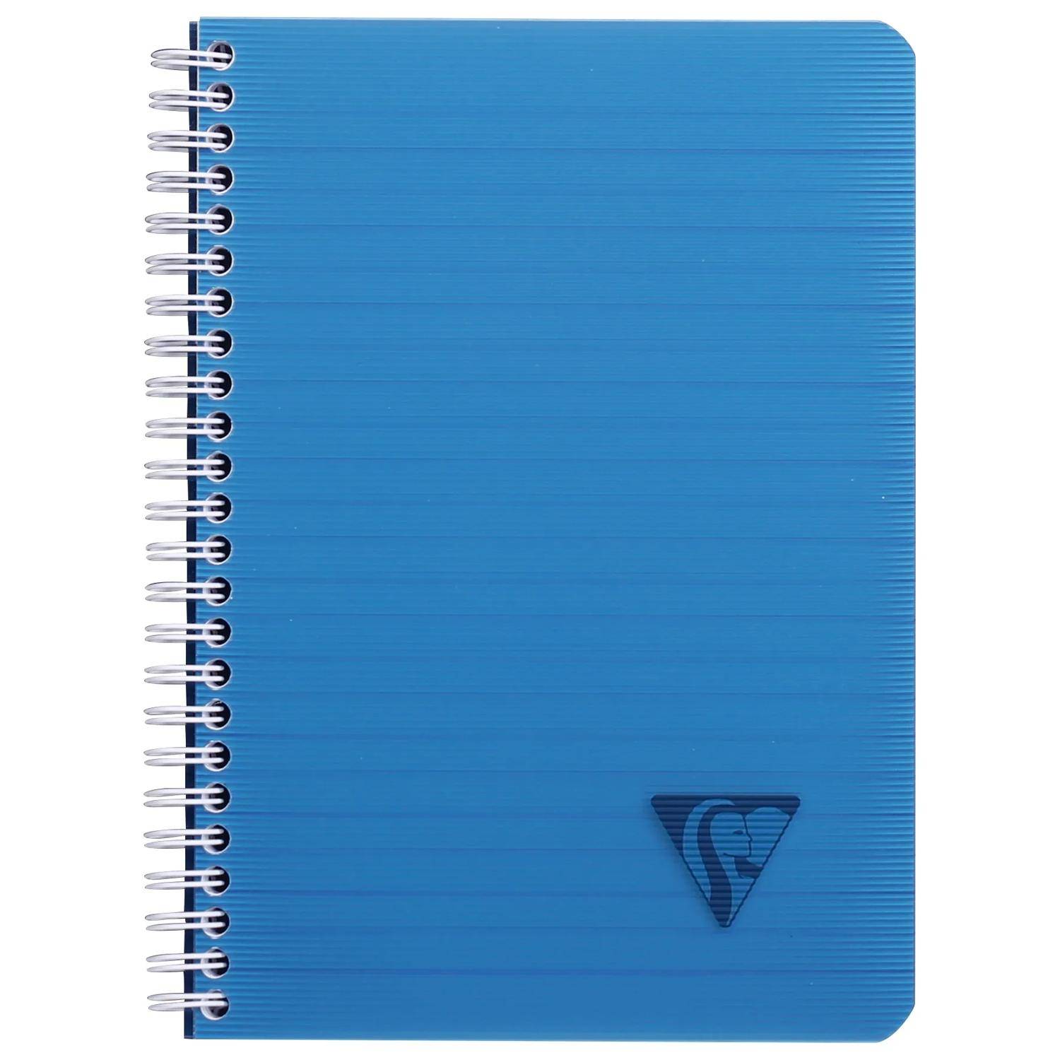 Blaues Spiral-Notizbuch mit strukturiertem Umschlag und kleinem dreieckigem Logo in der unteren rechten Ecke.