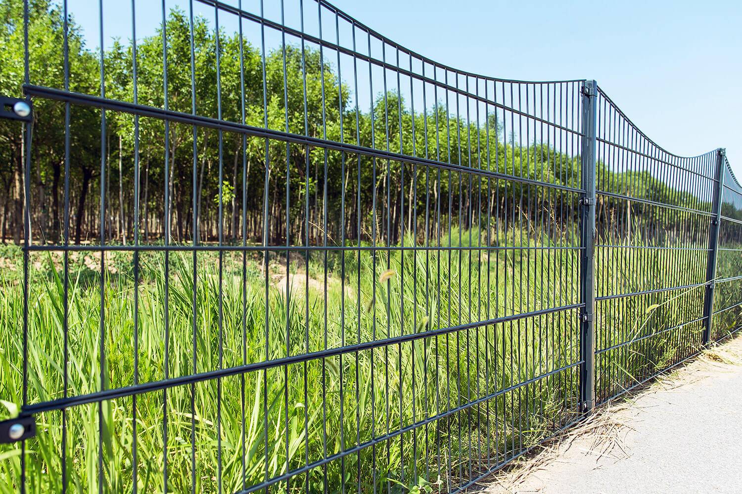 DOPPELSTABMATTENZAUN MORATA - Farbe / Höhe / Länge: Farbe: Anthrazit / Höhe: 200 cm / Länge: 36 m, Anzahl Eckpfosten: 3x Eckpfosten