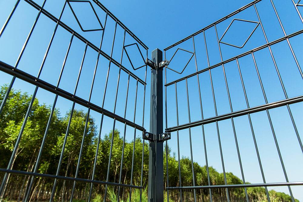 DOPPELSTABMATTENZAUN MORATA - Farbe / Höhe / Länge: Farbe: Moosgrün / Höhe: 160 cm / Länge: 50 m, Anzahl Eckpfosten: 2x Eckpfosten