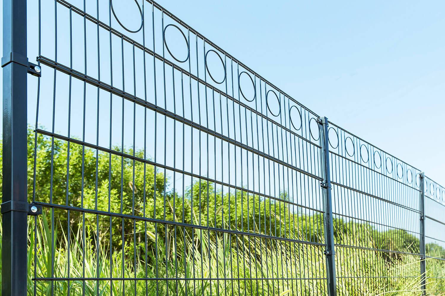 DOPPELSTABMATTENZAUN MORATA - Farbe / Höhe / Länge: Farbe: Moosgrün / Höhe: 80 cm / Länge: 50 m, Anzahl Eckpfosten: 4x Eckpfosten