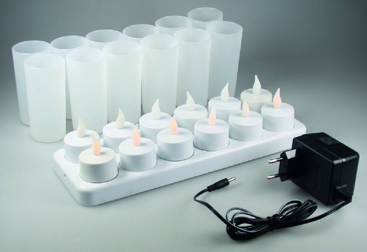 ChiliTec LED Teelichter, 12er Set, mit Windschutz wiederaufladbar auf Ladestation