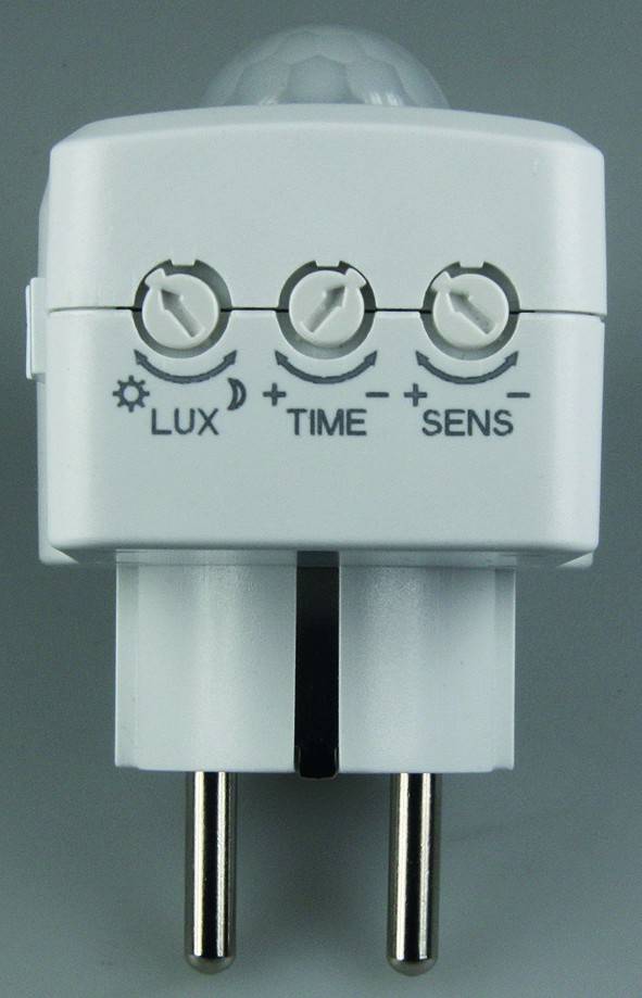 ChiliTec 21055 Zwischenstecker mit Bewegungsmelder 120°, 9m Reichweite , 230V/1200W, weiß