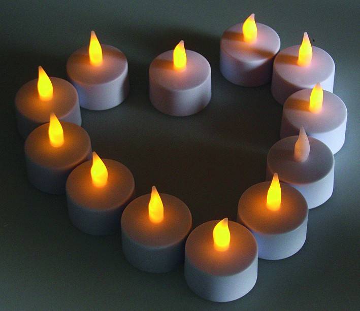 ChiliTec 21009 12er Set LED Teelicht / LED-Kerze flackerndes Licht wie echte Kerzen