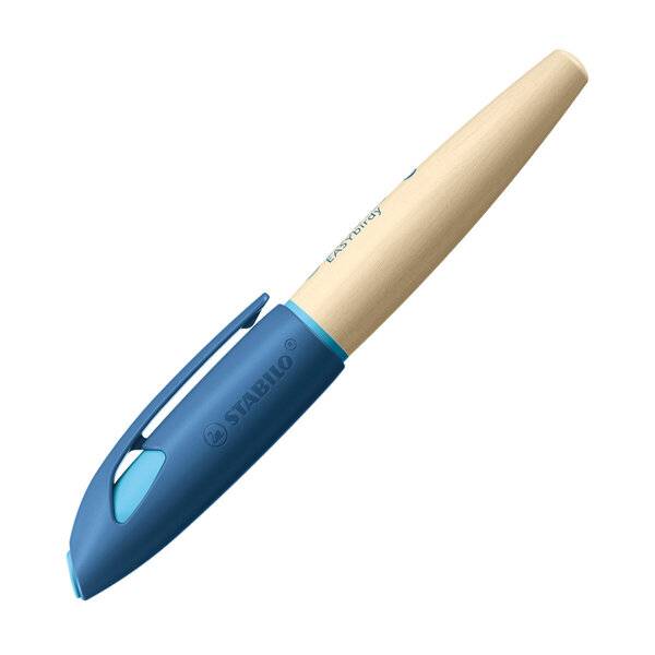 Blau-beiger STABILO stiftförmiger Schreibstift auf weißem Hintergrund.