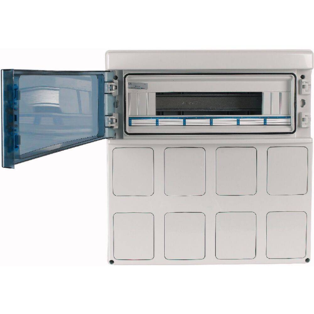 Eine offene elektrische Verteilerdose mit transparentem blauen Deckel, die Sicherungsschlitze zeigt. Weißes Gehäuse mit acht leeren Plätzen darunter.