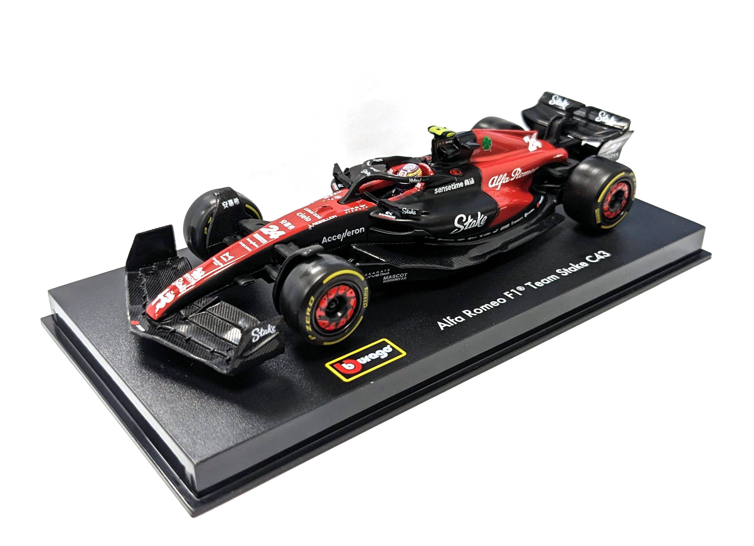 Bburago 18-38086 - Modellauto - F1 Alfa Romeo C43 #24 Zhou (mit Helm, Maßstab 1:43) Formel 1
