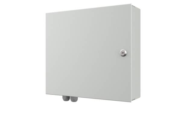 Ein geschlossenes graues Metallgehäuse für Elektroinstallation mit einem Schlüsselloch an der Vorderseite.