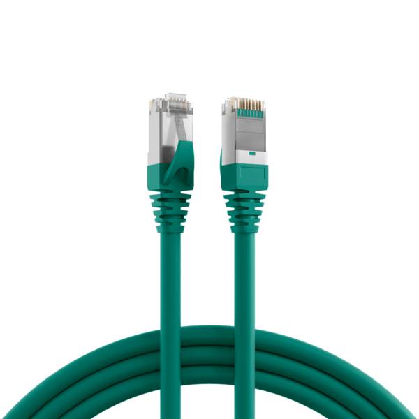 Türkises Netzwerkkabel mit zwei Ethernet-Anschlüssen, das für Internet- und Netzwerkverbindungen verwendet wird.