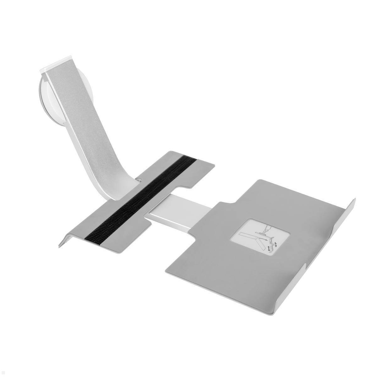 Ein silberner Laptopständer mit einstellbarer Höhe, der so konzipiert ist, dass er einen Laptop sicher an seinem Platz hält. Er verfügt über eine rutschfeste Matte und Kabelmanagementsystem.