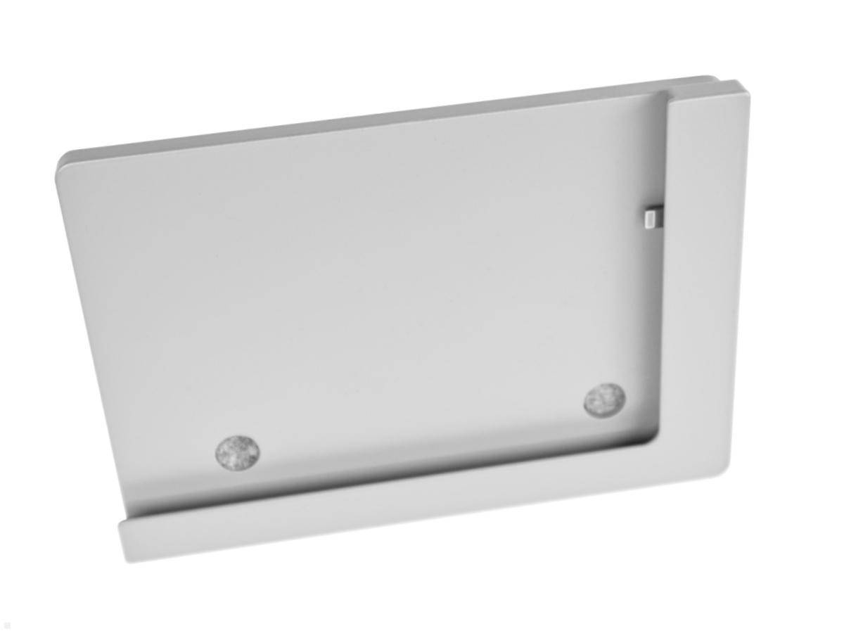 Ein minimalistischer, rechteckiger grauer Kartenhalter mit zwei kleinen kreisrunden Öffnungen am unteren Ende und einer ausgekerbten Ecke auf der rechten Seite.