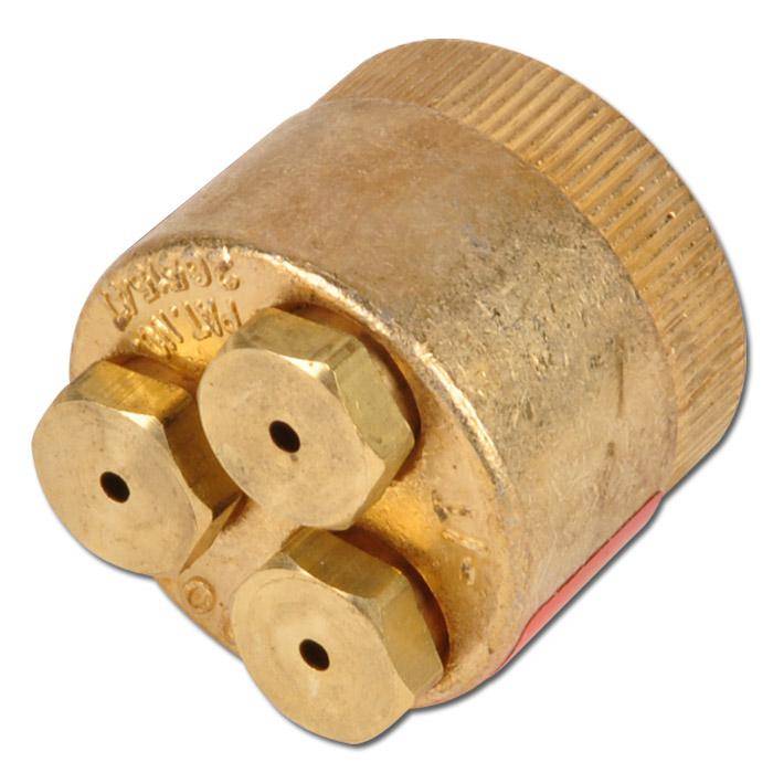 Messingdreiwege-Gasfackelnozzle mit drei kleinen kreisförmigen Öffnungen, in Großaufnahme auf weißem Hintergrund gezeigt.
