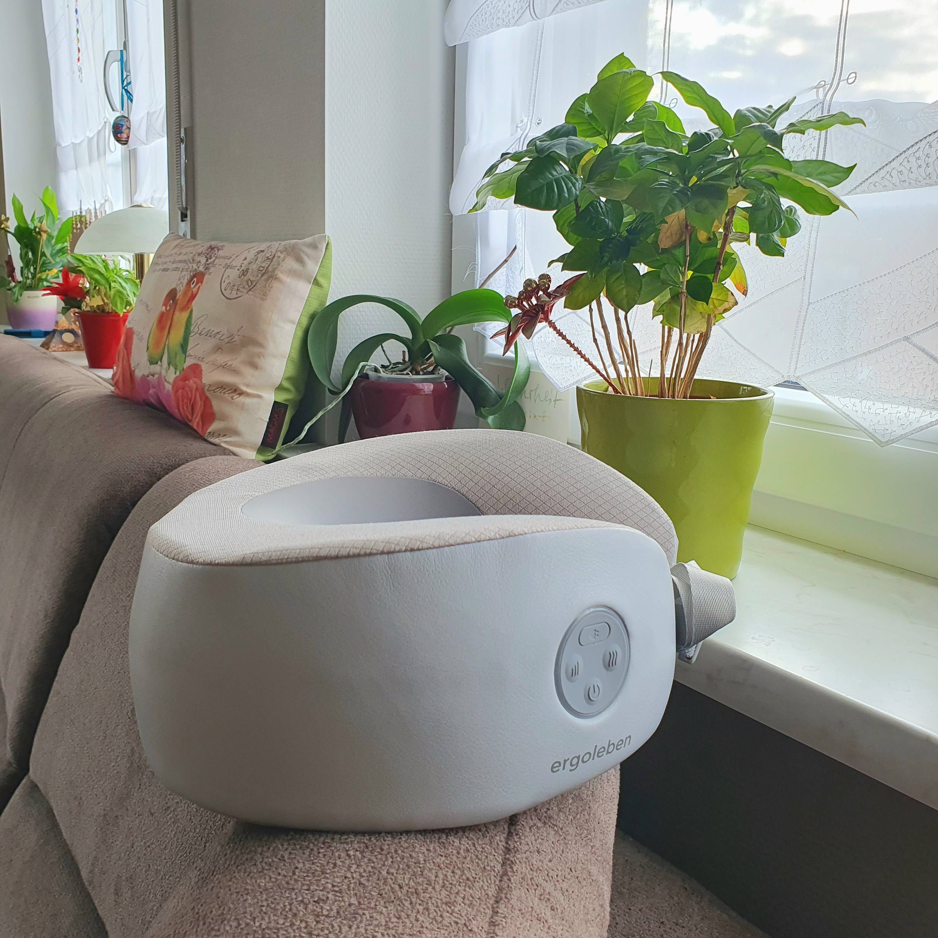 ERGOLEBEN Shiatsu Reise Massagekissen mit Akku | supersoft | fuer zuhause unterwegs | im Auto Bahn Flugzeug