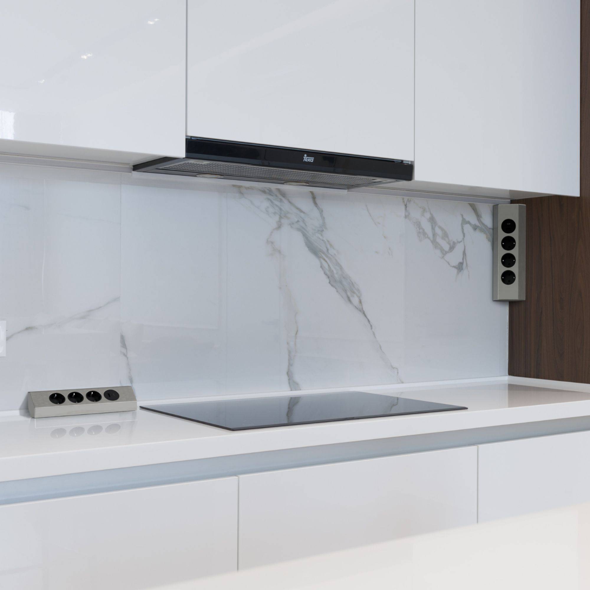 kalb | Edelstahl Ecksteckdose 4-fach Steckdosenleiste, 3x 230VAC, 2x USB Anschluss, 2 m Anschlusskabel mit EU-Stecker, silber/schwarz