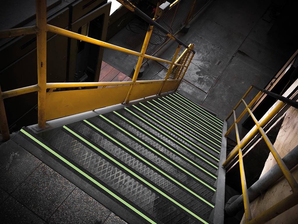 Rutschfestes, im Dunkeln leuchtendes Band 5cm x 5m - Schwarz/Grün