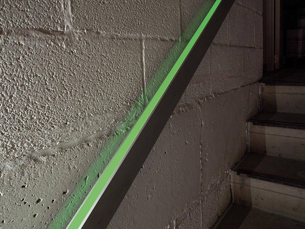 Im Dunkeln leuchtendes Band 1,5cm x 10m - Grün