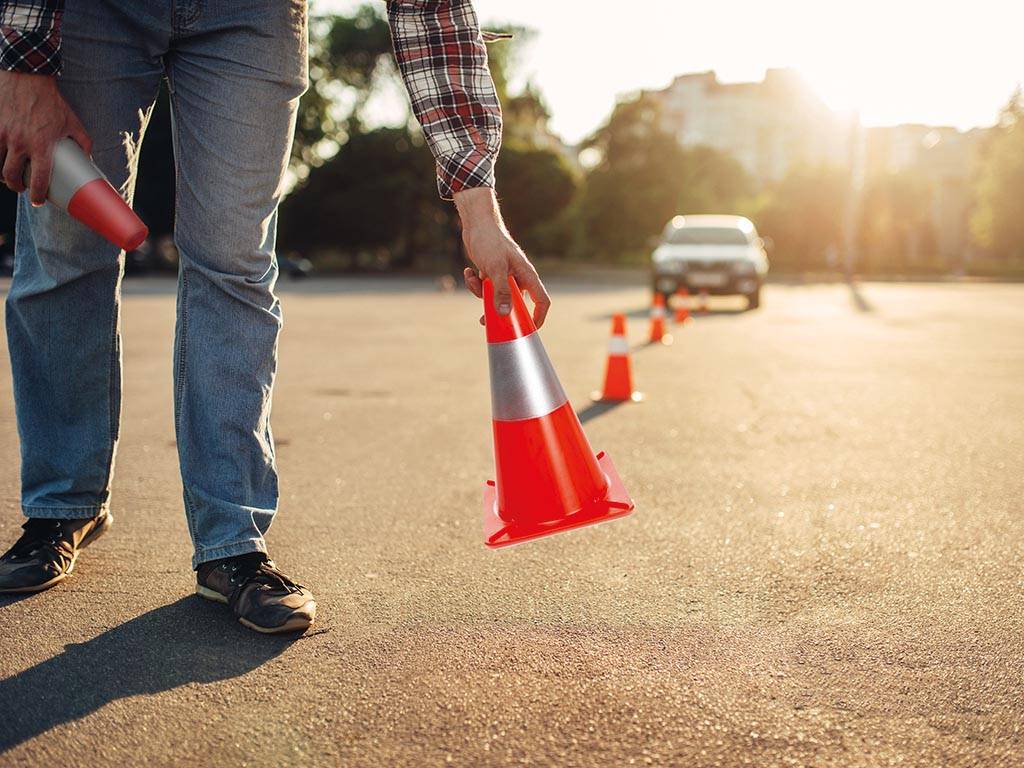 Rot/silberner reflektierender Kegel - 30 cm