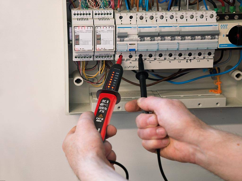 Zweipoliger Spannungsprüfer - Kat. III - 400V - LED-Anzeige