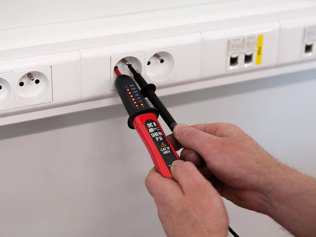 Zweipoliger Spannungsprüfer - Kat. III - 400V - LED-Anzeige