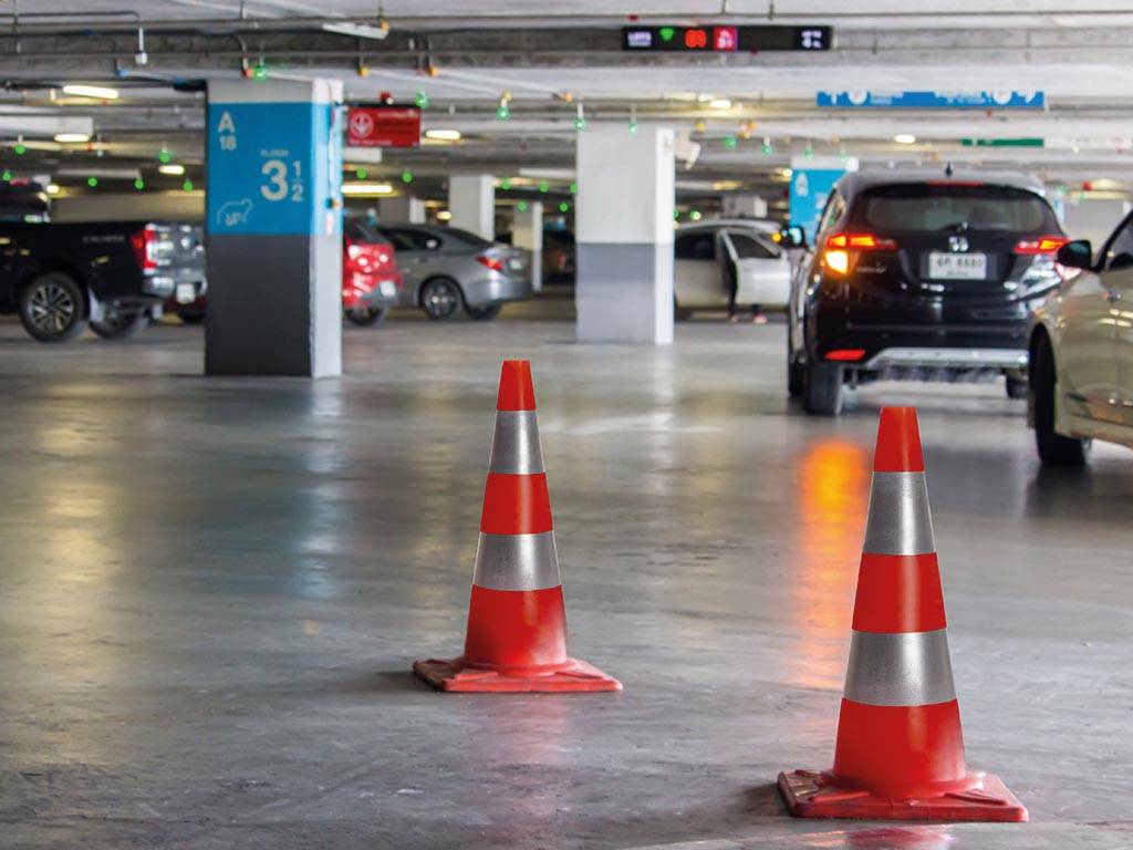 Rot/silberner reflektierender Kegel - 50 cm