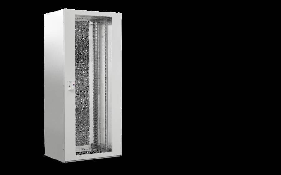 Ein hoher, leerer, weißer Serverrack mit einer transparenten Tür, geeignet für die Unterbringung von elektronischer Ausrüstung in einer Rechenzentrumsumgebung.