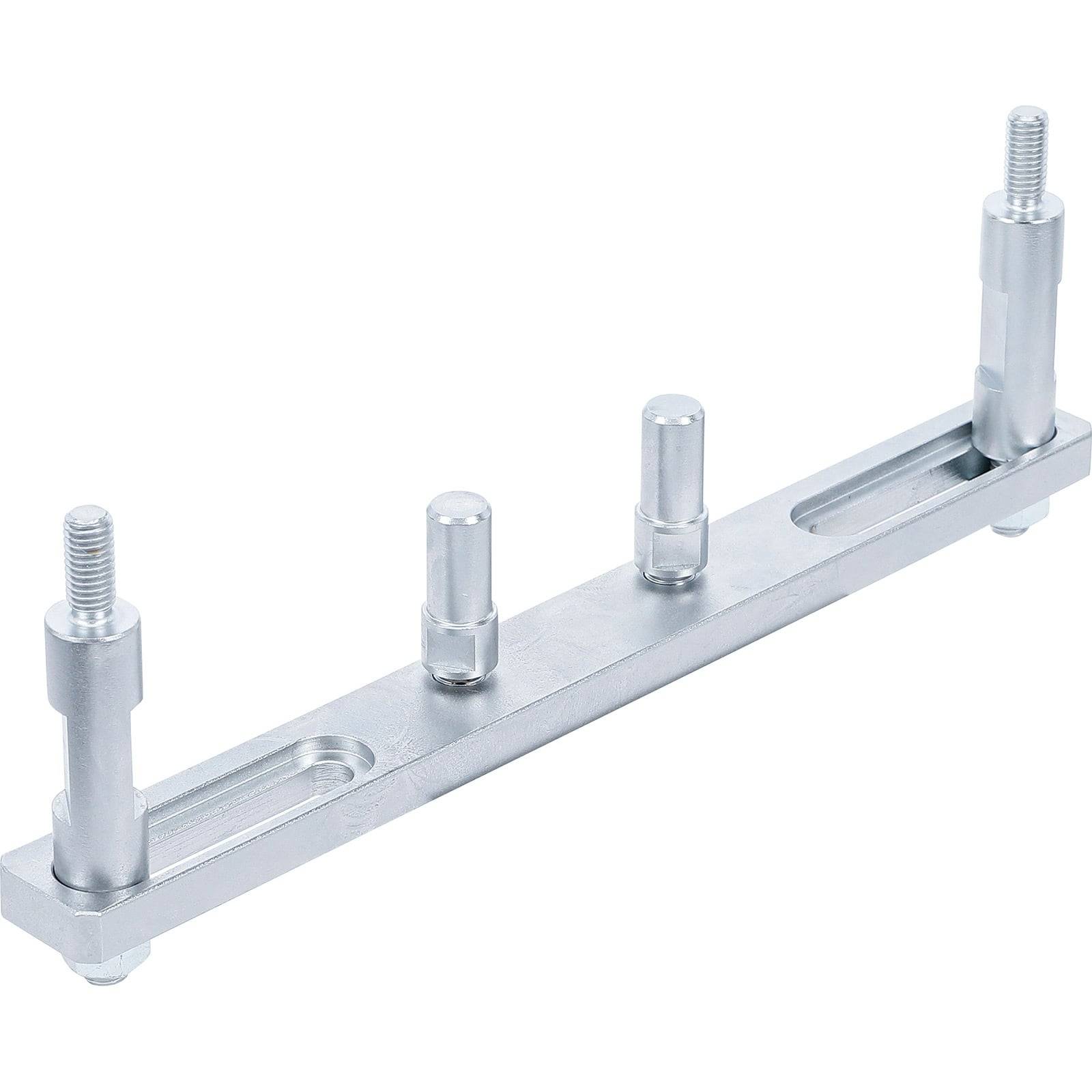 Ein Metallhalter mit vier Gewindeschrauben, verwendet zum Befestigen oder Ausrichten in mechanischen Baugruppen.