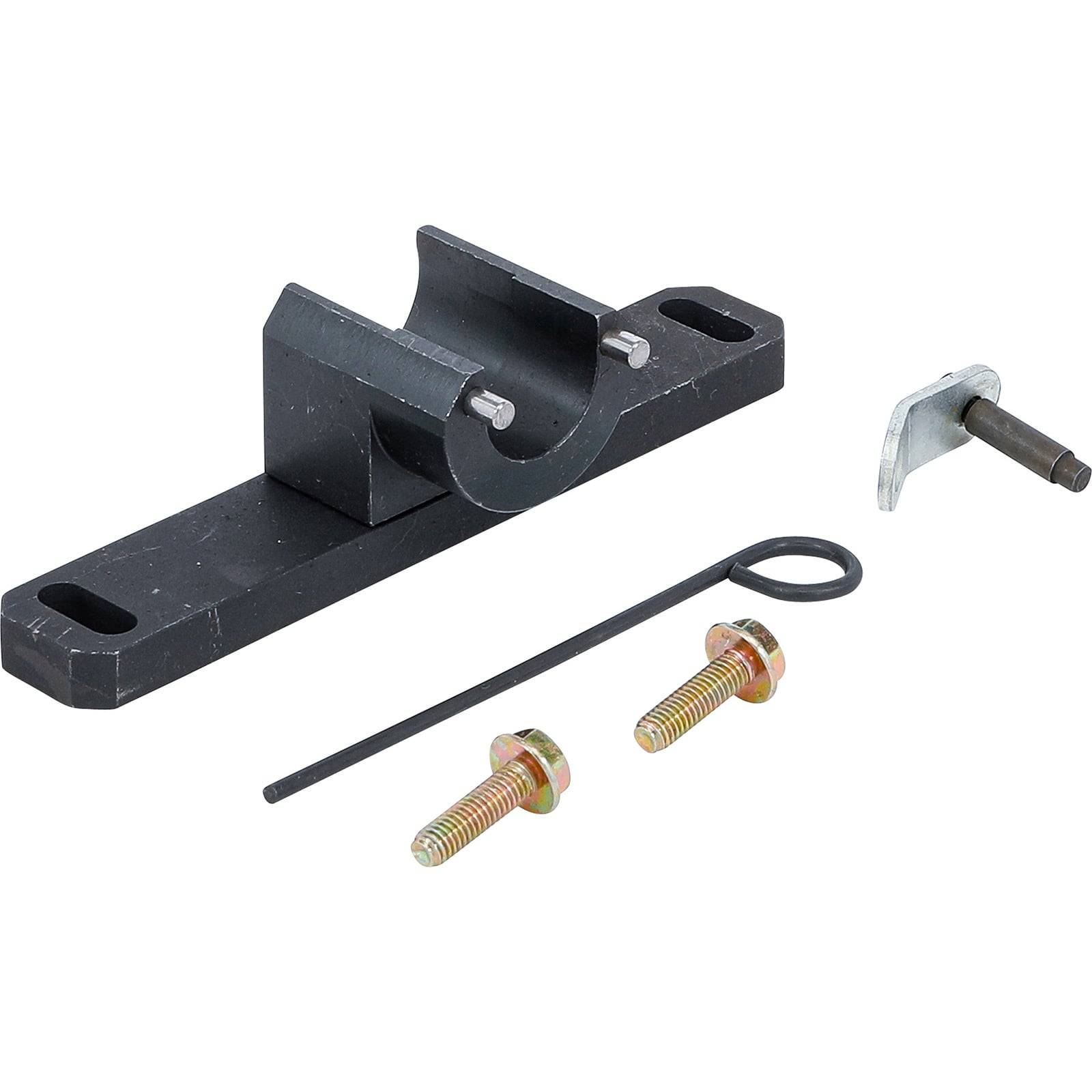 Eine schwarze Halterung mit zwei Befestigungsschrauben, einer Metallstange und einem kleinen, abgewinkelten Metallstück, die zur Befestigung oder Anbringung von Komponenten verwendet wird.