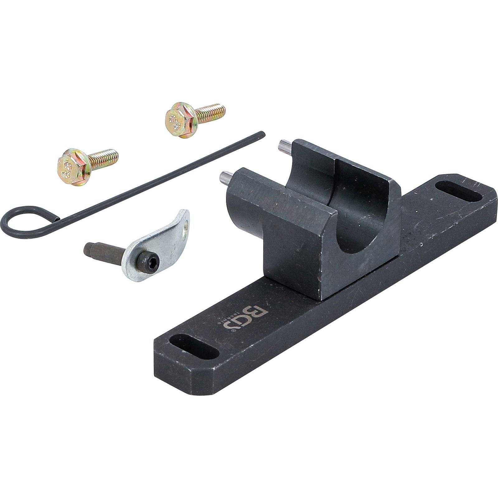 Ein Metall-Werkzeugset bestehend aus einer Basisklemme, zwei Schrauben, einem Innensechskantschlüssel und einem silbernen Befestigungsstück, das zum Montieren oder Befestigen von Teilen verwendet wird.