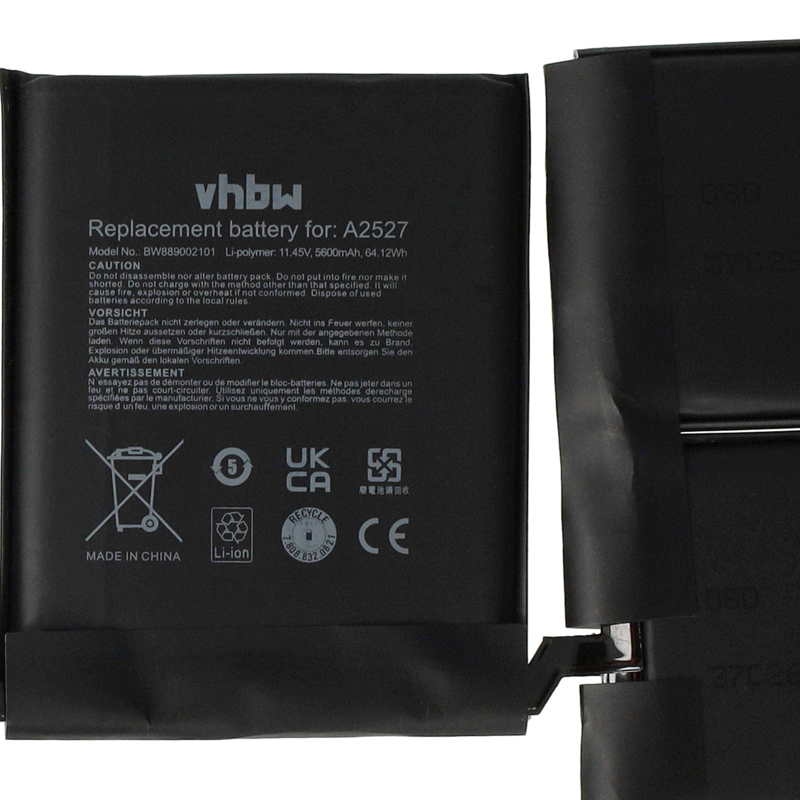 Ein Ersatz-Lithium-Ionen-Akku mit Spezifikationen: Modell A2527, 6040mAh, 64,27Wh, 10,6V. Sicherheitszeichen und Text „Made in China