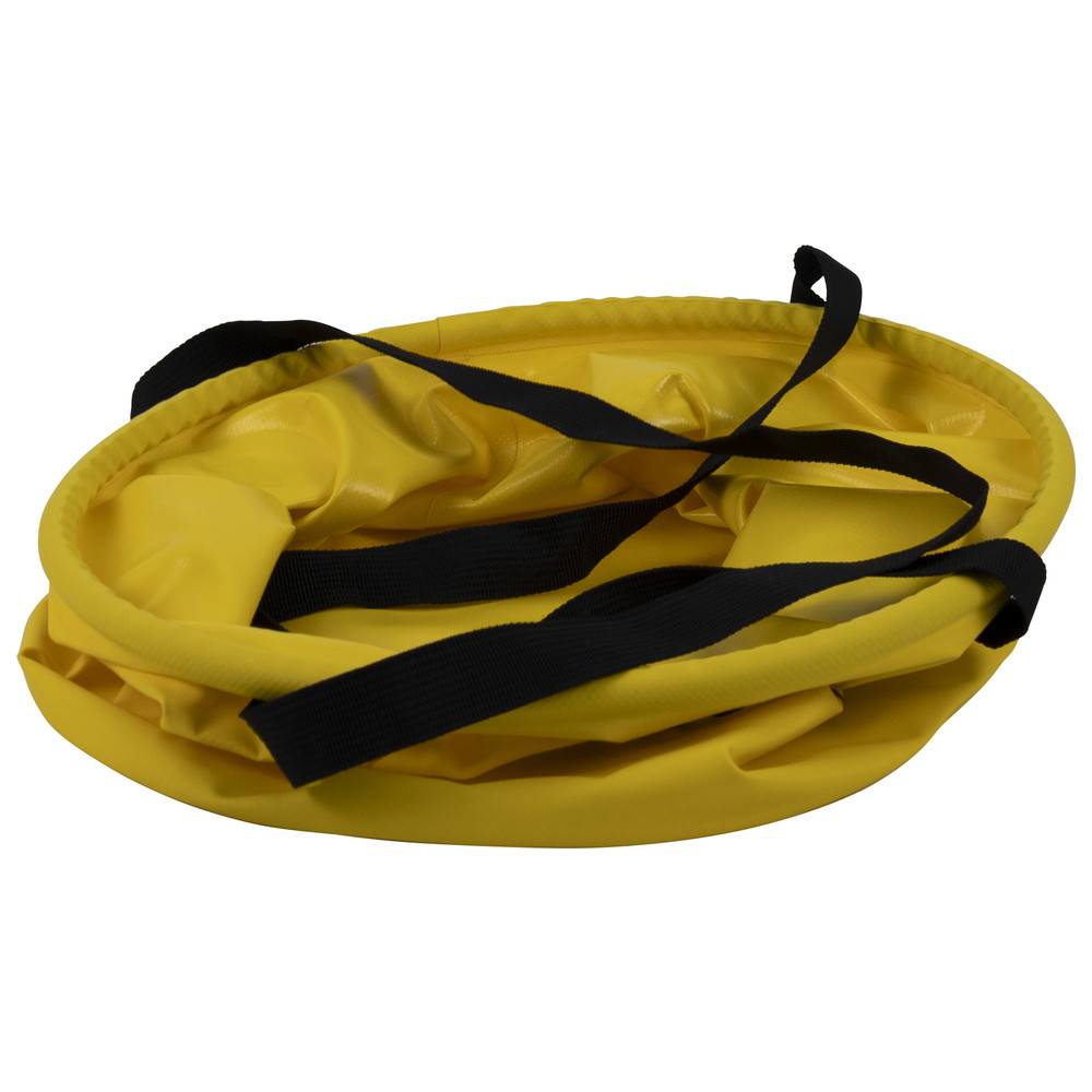 Ein gelber, zusammenklappbarer Wassereimer mit schwarzen Griffen, geeignet zum Campen oder für die Outdoor-Nutzung.