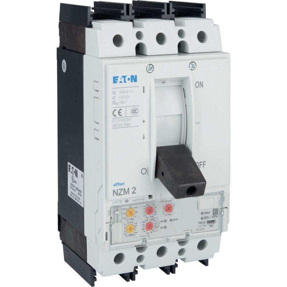 Leistungsschalter NZM 2 mit Ein-/Ausschalter und Warnhinweisen, hergestellt von Eaton, geeignet für elektrische Systeme.