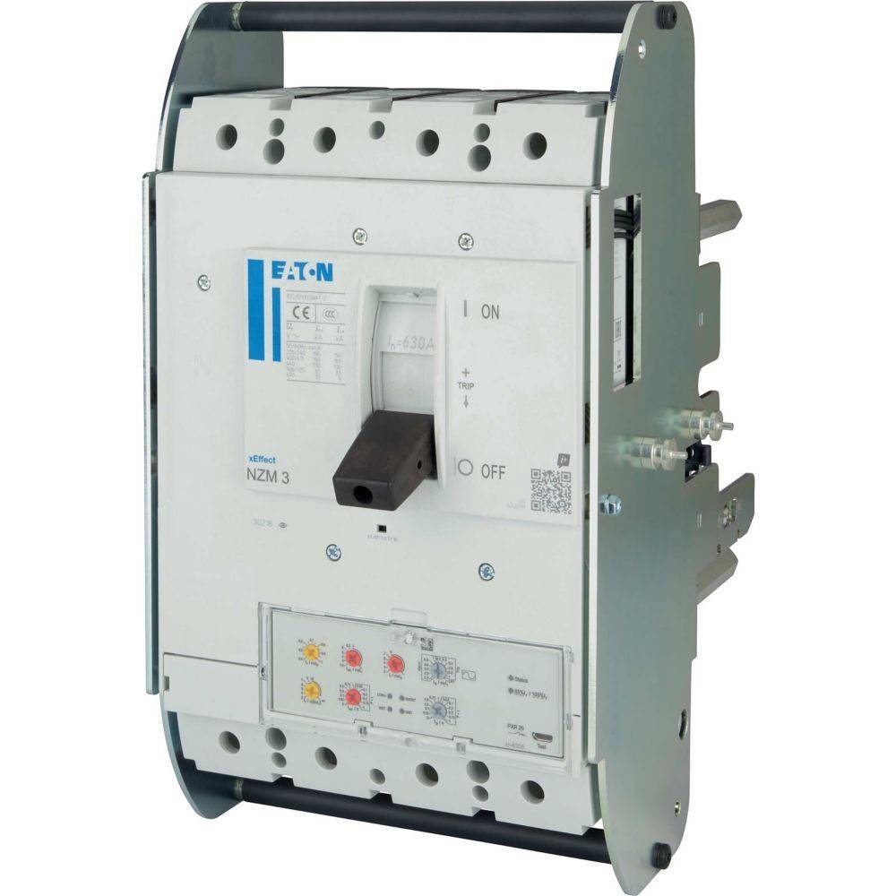 Ein Leistungsschalter mit der Bezeichnung 'Eaton' mit Einstellungen für EIN, AUS und Auslösung. Das Modell NZM 3 ist sichtbar, entwickelt für industrielle elektrische Systeme.